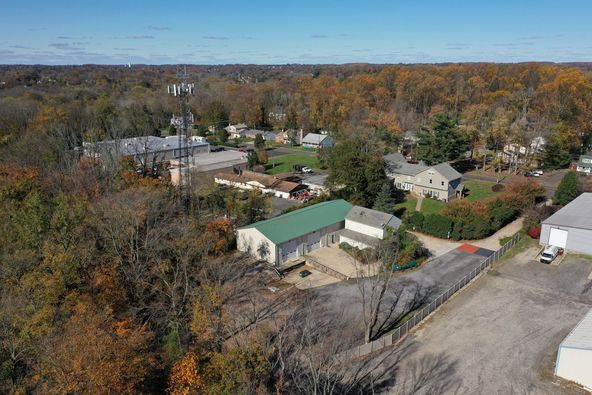 Free Standing Warehouse/Flex Space Opportunity : 139 Zimmerman Ln, Langhorne, PA 19047